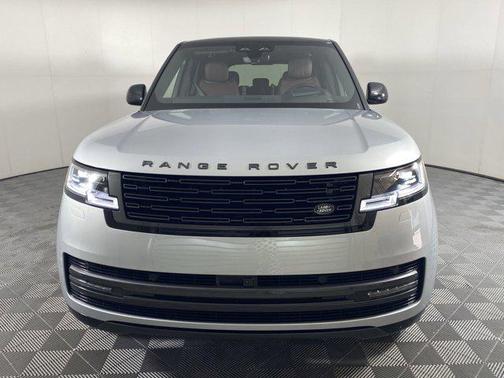 2025 Land Rover Range Rover P530 SE