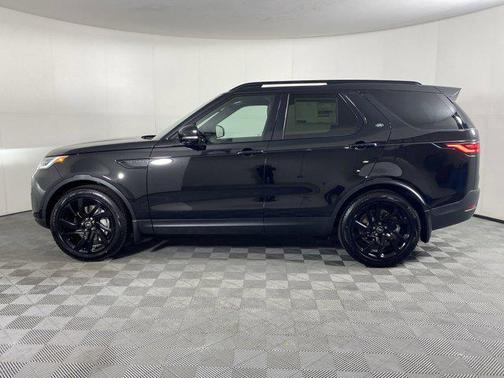 Santorini Black Metallic 2025 Land Rover Discovery P300 S