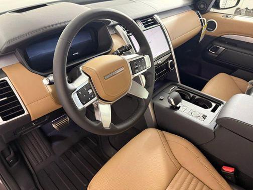 2026 Land Rover Discovery Tempest Edition