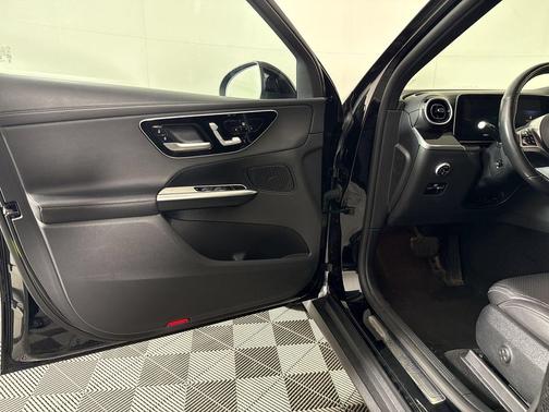 Black 2024 Mercedes-Benz GLC 300 4MATIC