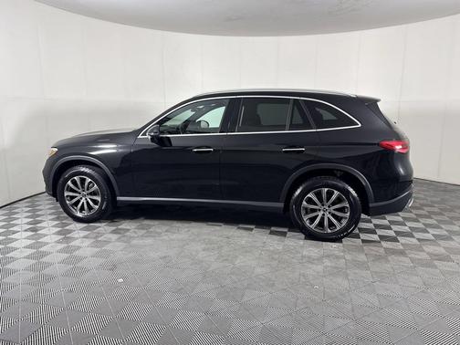 Black 2024 Mercedes-Benz GLC 300 4MATIC