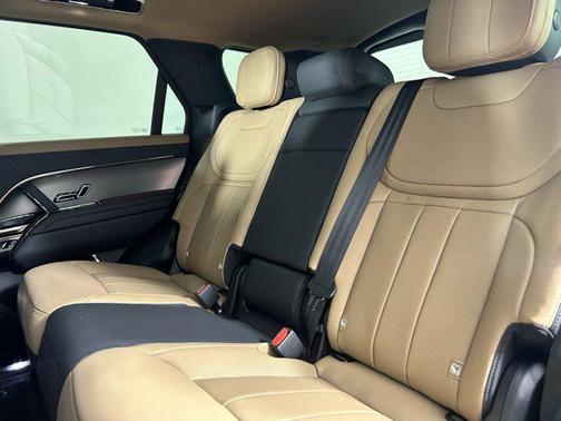 2025 Land Rover Range Rover Sport SE