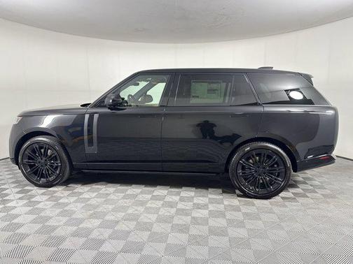 Santorini Black 2026 Land Rover Range Rover P530 SE 7 Seat