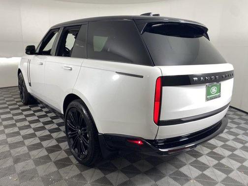 2025 Land Rover Range Rover P530 SE