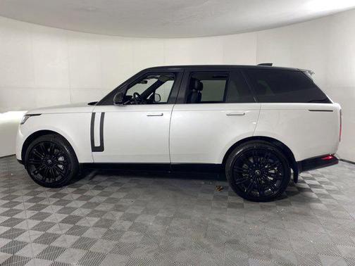 2025 Land Rover Range Rover P530 SE