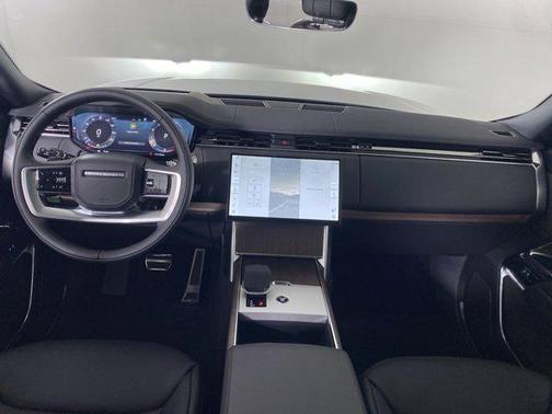 2025 Land Rover Range Rover P530 SE