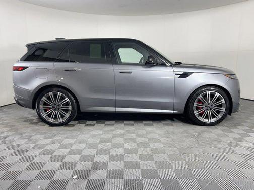 2024 Land Rover Range Rover Sport SE