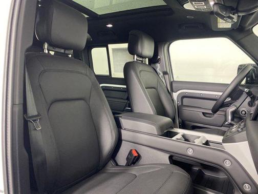 2025 Land Rover Defender 110 P400 S