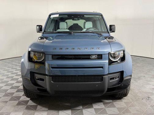 2026 Land Rover Defender P400 X-Dynamic SE