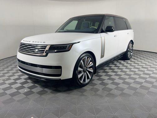 2025 Land Rover Range Rover P615 SV