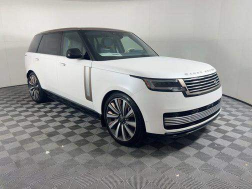 2025 Land Rover Range Rover P615 SV