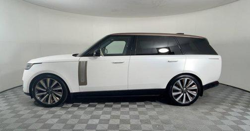 2025 Land Rover Range Rover P615 SV