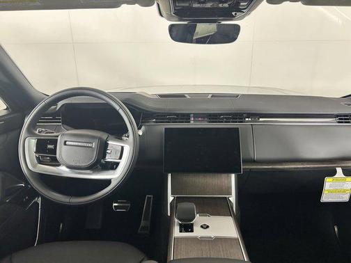 2025 Land Rover Range Rover P400 SE