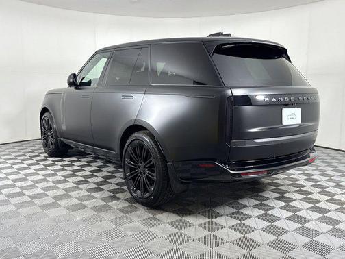 Obsidian Black SV Bespoke Ultra Metallic Satin 2026 Land Rover Range Rover P400 SE