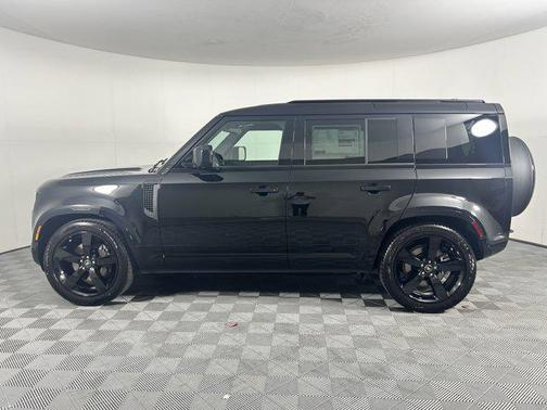 2025 Land Rover Defender 110 P400 X-Dynamic SE
