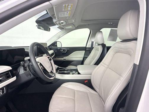 White 2025 Lincoln Aviator Reserve