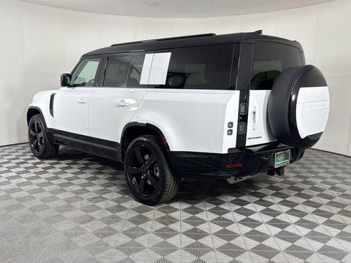 Fuji White 2026 Land Rover Defender P400 X-Dynamic SE