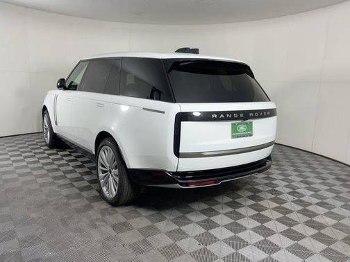 2026 Land Rover Range Rover P530 SE 7 Seat