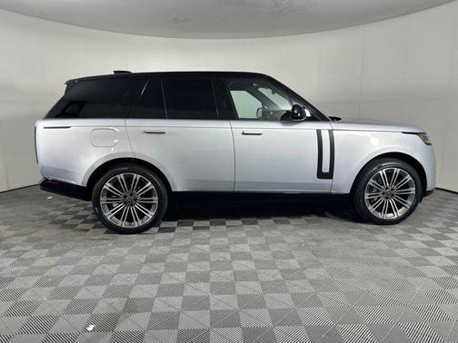 2025 Land Rover Range Rover P400 SE