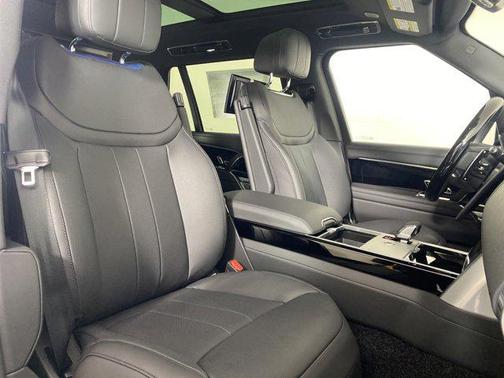 2025 Land Rover Range Rover P530 SE 7 Seat