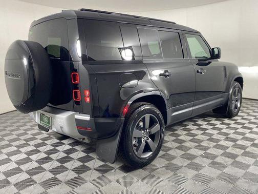 2025 Land Rover Defender 110 P400 S