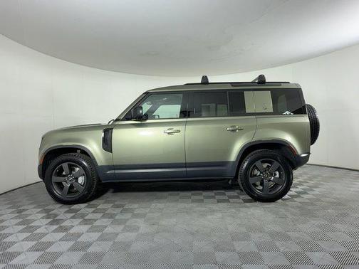 2023 Land Rover Defender 110 SE