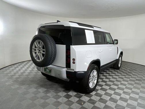 2025 Land Rover Defender 110 P300