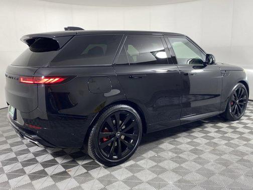 2024 Land Rover Range Rover Sport SE