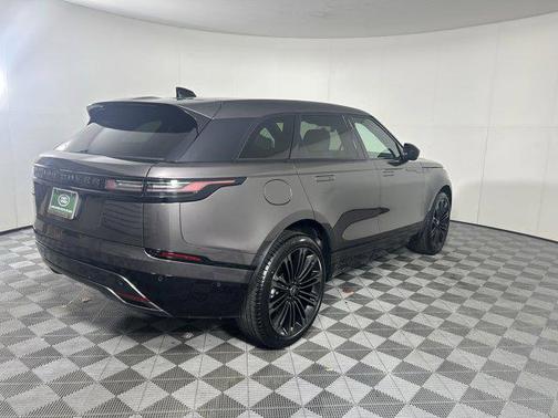 2026 Land Rover Range Rover Velar P400 Dynamic SE