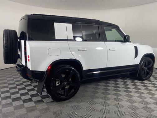 2025 Land Rover Defender 110 P400 X-Dynamic SE
