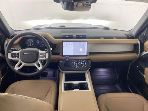 2025 Land Rover Defender 110 P400 X-Dynamic SE