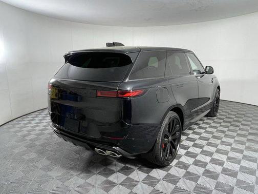 2025 Land Rover Range Rover Sport SE