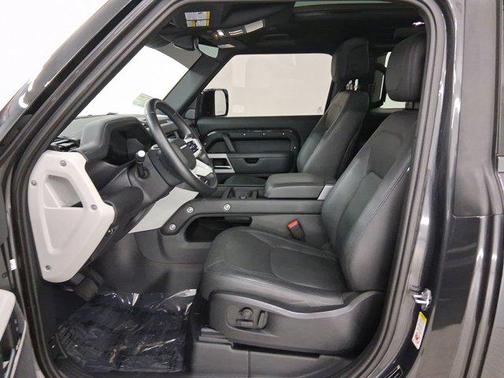 2023 Land Rover Defender 90 SE