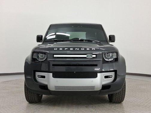 2023 Land Rover Defender 90 SE