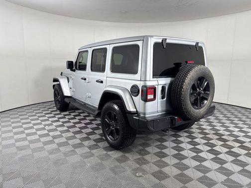 Silver Zynith Clearcoat 2022 Jeep Wrangler Unlimited Sahara