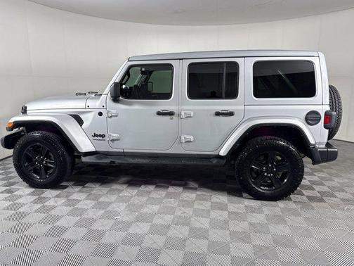 Silver Zynith Clearcoat 2022 Jeep Wrangler Unlimited Sahara