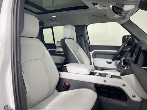 2025 Land Rover Defender 110 P500 X-Dynamic SE