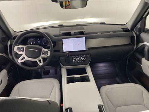 2025 Land Rover Defender 110 P500 X-Dynamic SE
