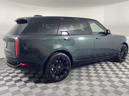 2025 Land Rover Range Rover P530 SE 7 Seat