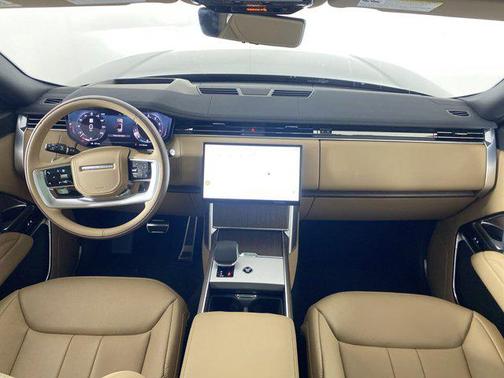2025 Land Rover Range Rover P530 SE 7 Seat