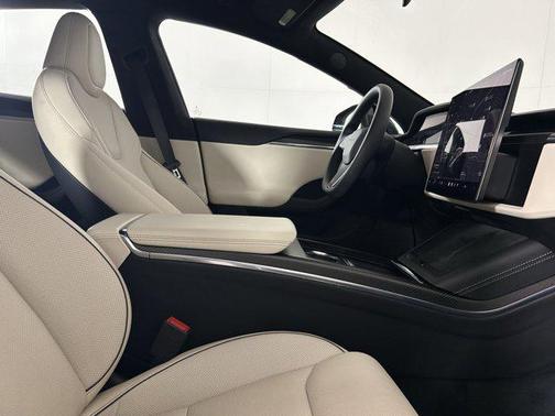 2023 Tesla Model S Plaid