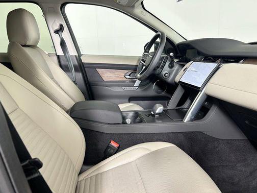 2025 Land Rover Discovery Sport S