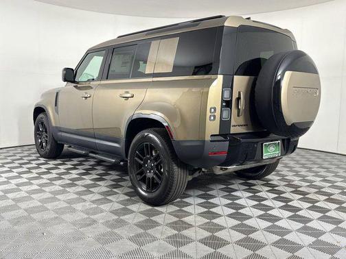 Gondwana Stone 2026 Land Rover Defender P300 S