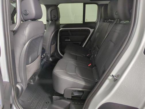 2025 Land Rover Defender 110 P400 S