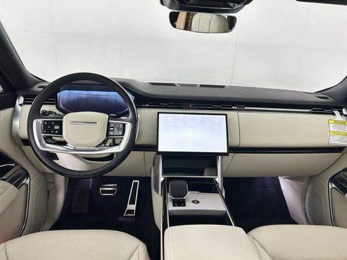 2025 Land Rover Range Rover P400 SE 7 Seat