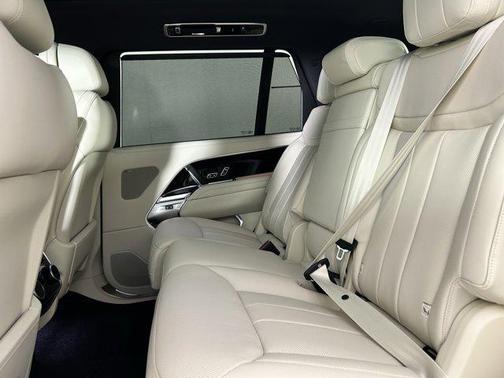 2025 Land Rover Range Rover P400 SE 7 Seat