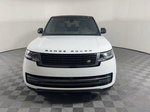 2025 Land Rover Range Rover P400 SE
