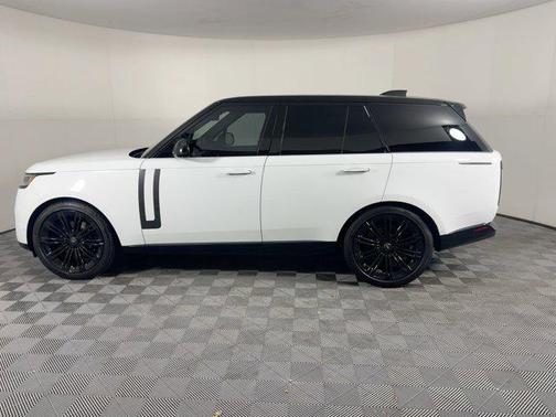 2025 Land Rover Range Rover P400 SE