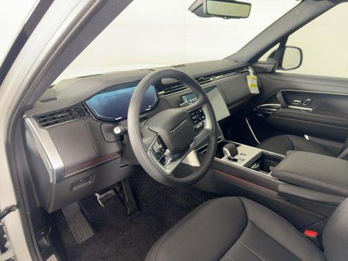 2025 Land Rover Range Rover P400 SE