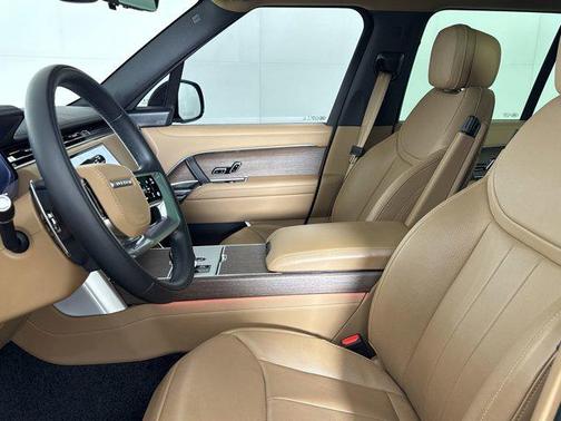 Black 2025 Land Rover Range Rover P400 SE